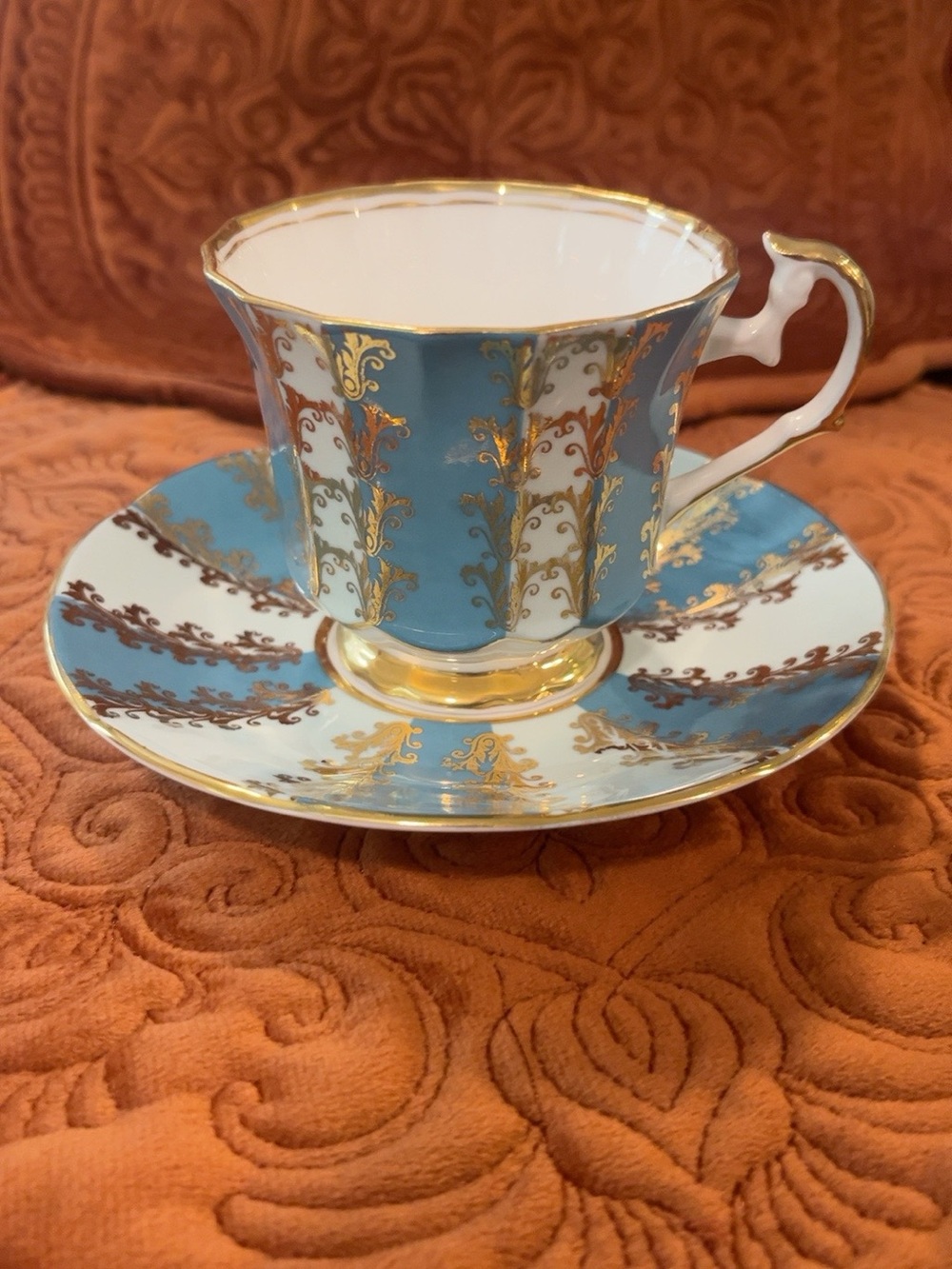 Vintage Elizabethan England Fine Bone China Teacup & Saucer 4481 Turquoise Gold